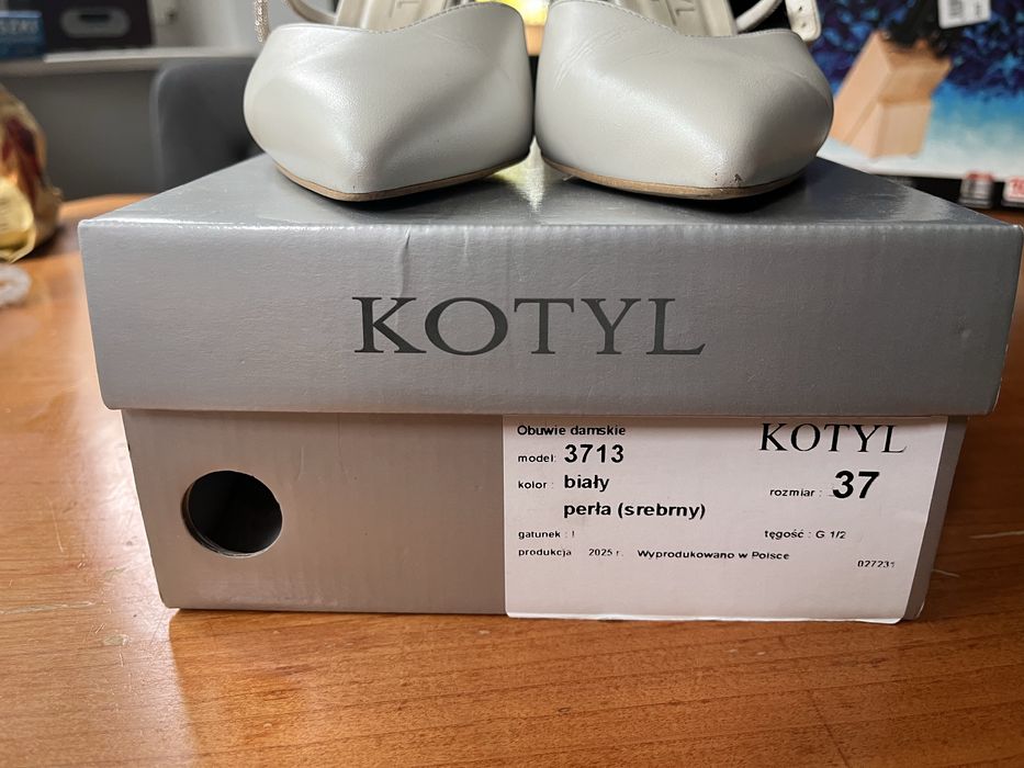 Buty Kotyl Ślubne model 3713 bialy perla  r. 37