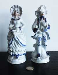 Estátuas de porcelana chinesa pintadas à mão de Dama e Cavalheiro