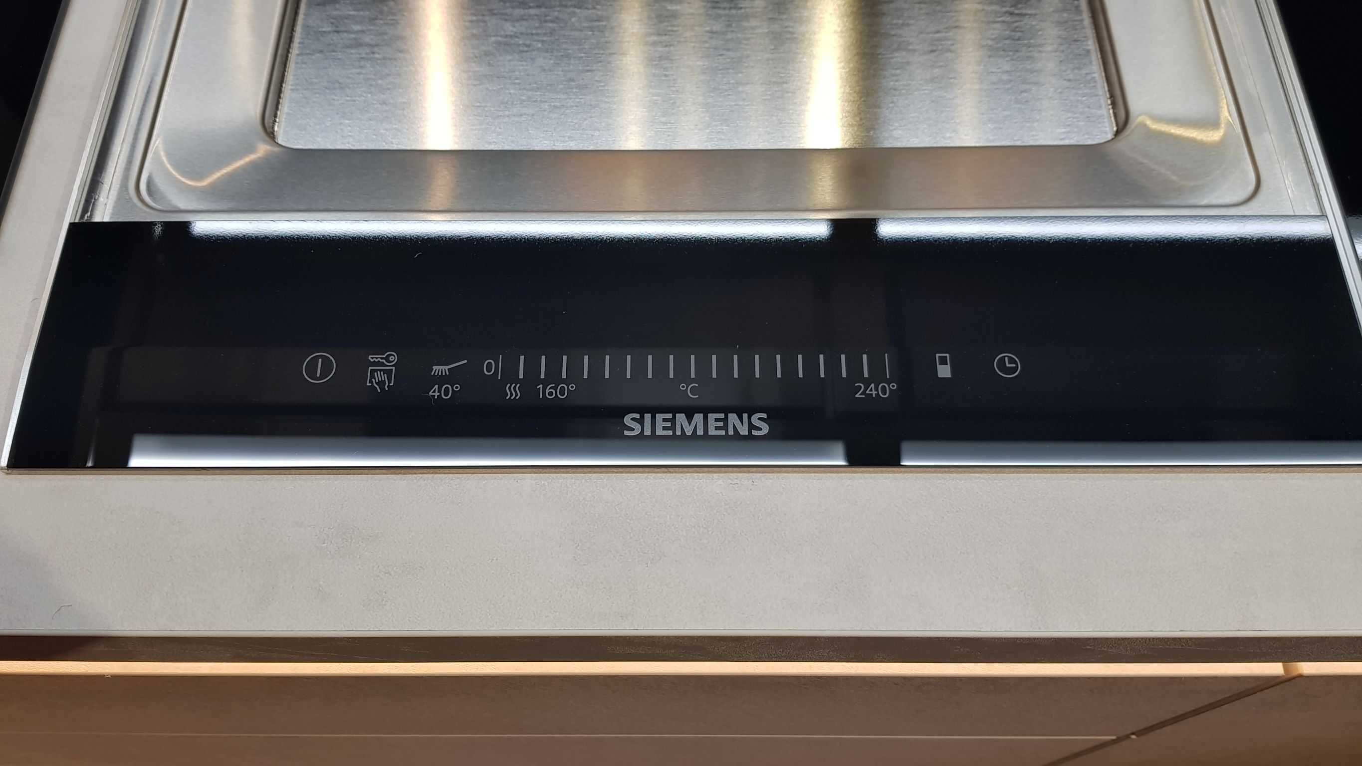 Grill Teppan Yaki Siemens ET475FYB1E od ręki.