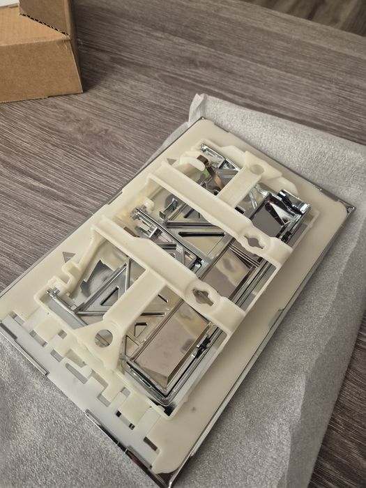 Przycisk spłukujący Excellent Platto chromowany