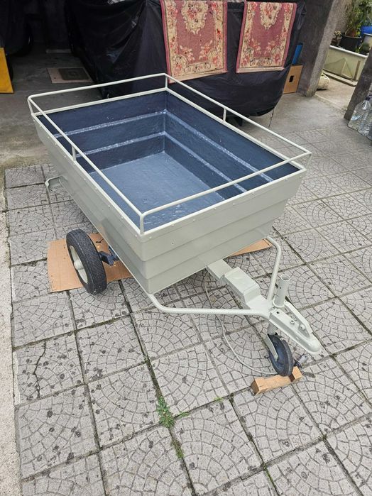 Atrelado em excelente estado


Caixa em fibra