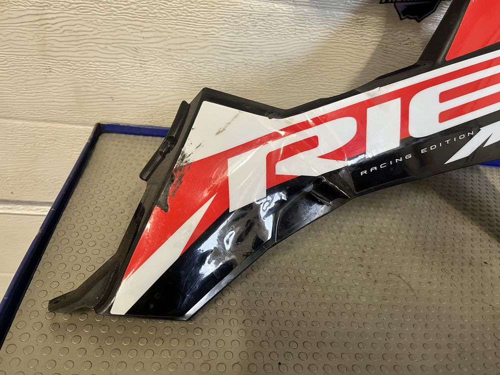 Prawy boczek owiewka rieju mrt mrt pro  nowy model