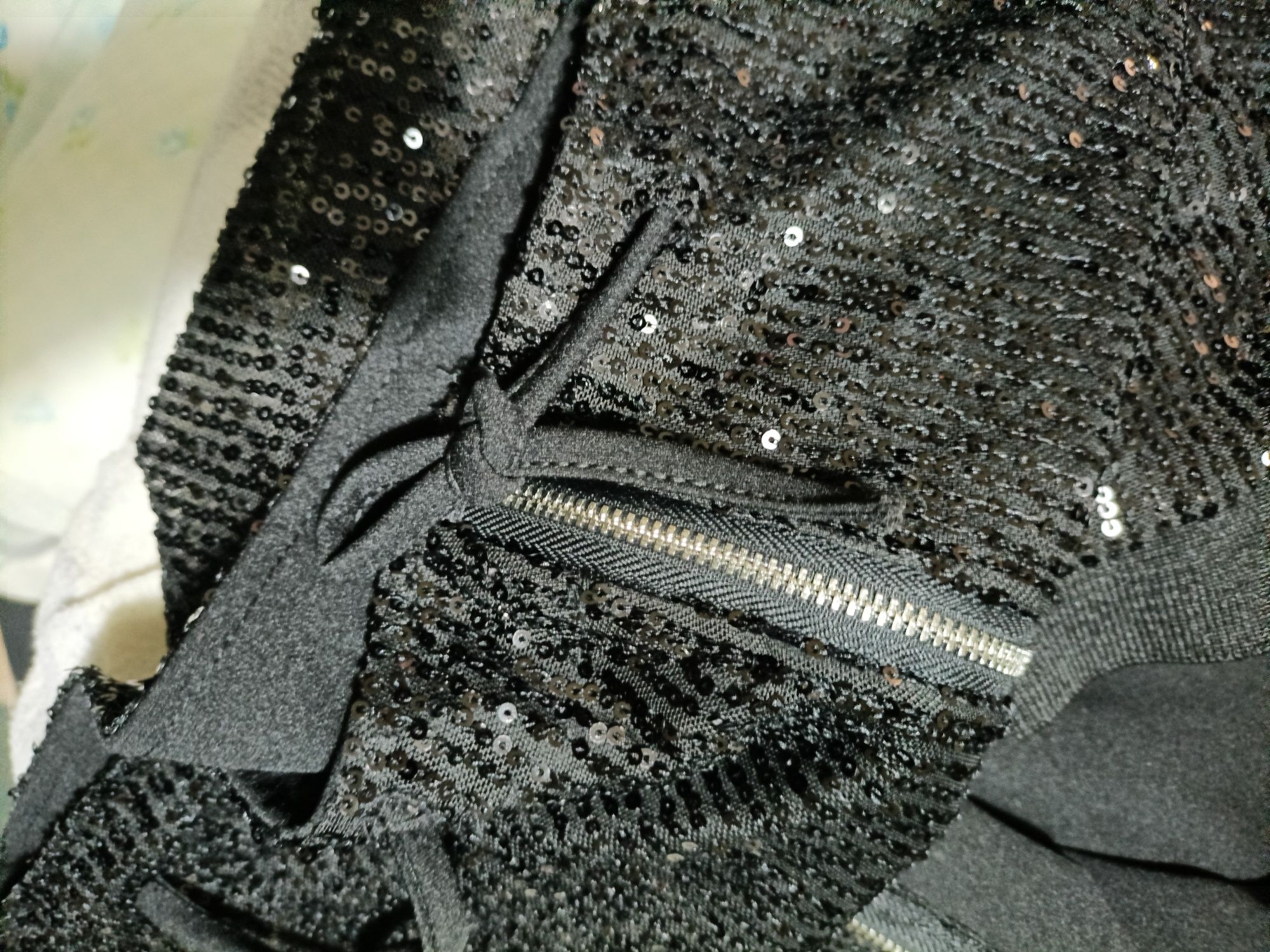 Bomber lentejolas preto