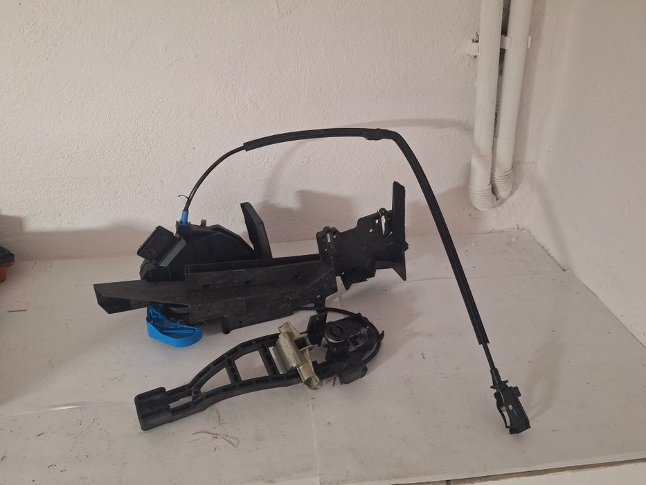 Ford C-Max II zamek drzwi lewy przód