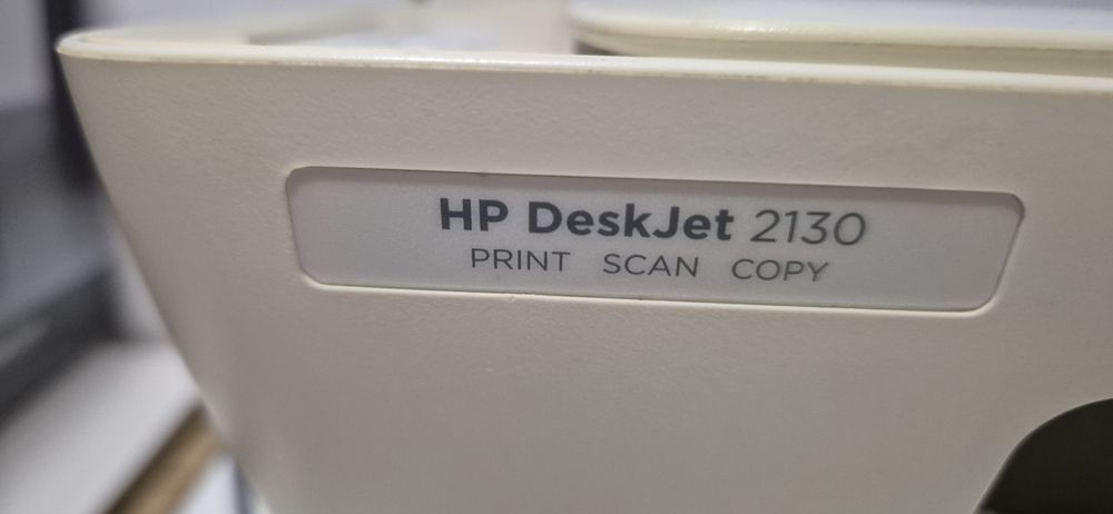 Impressora HP Deskjet 2130 a trabalhar perfeitamente