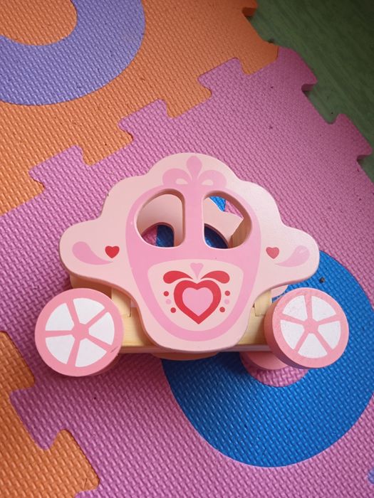Деревянная карета игрушка