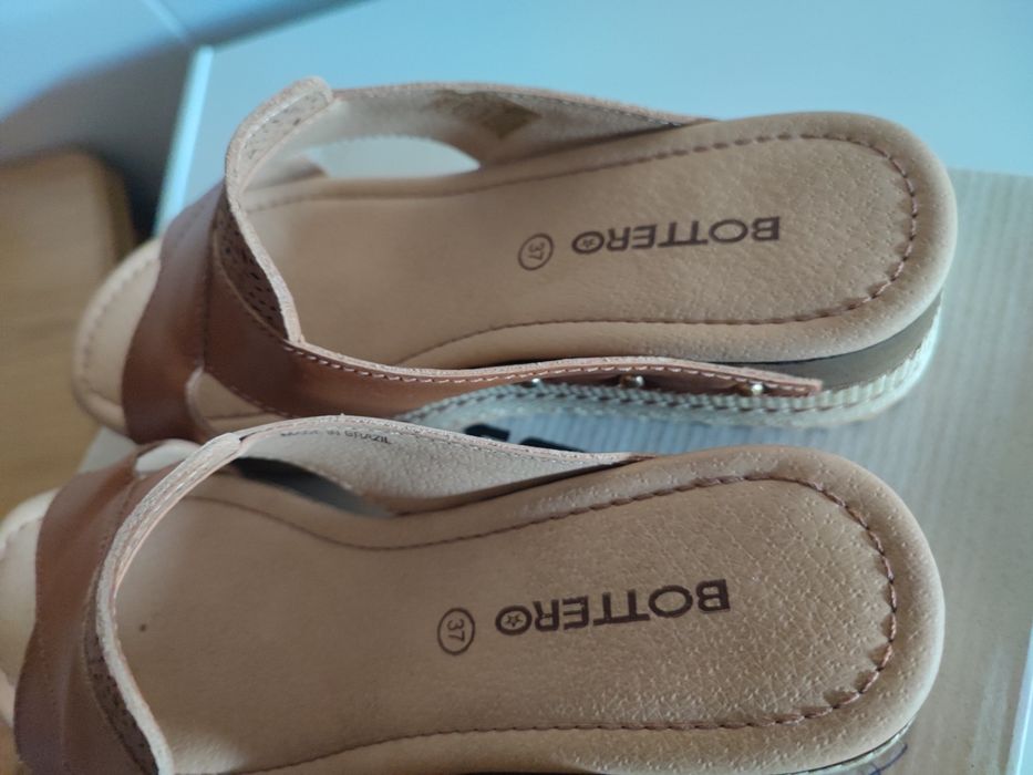 Chinelos novos Bottero