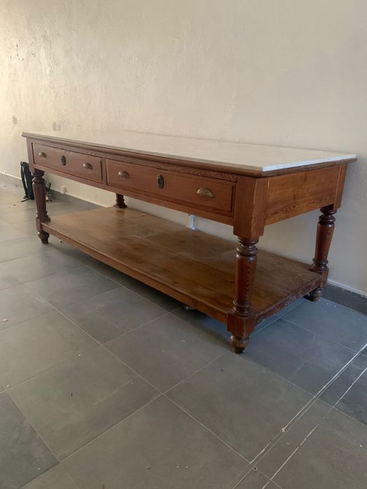 Mesa alfaiate com pedra molianos