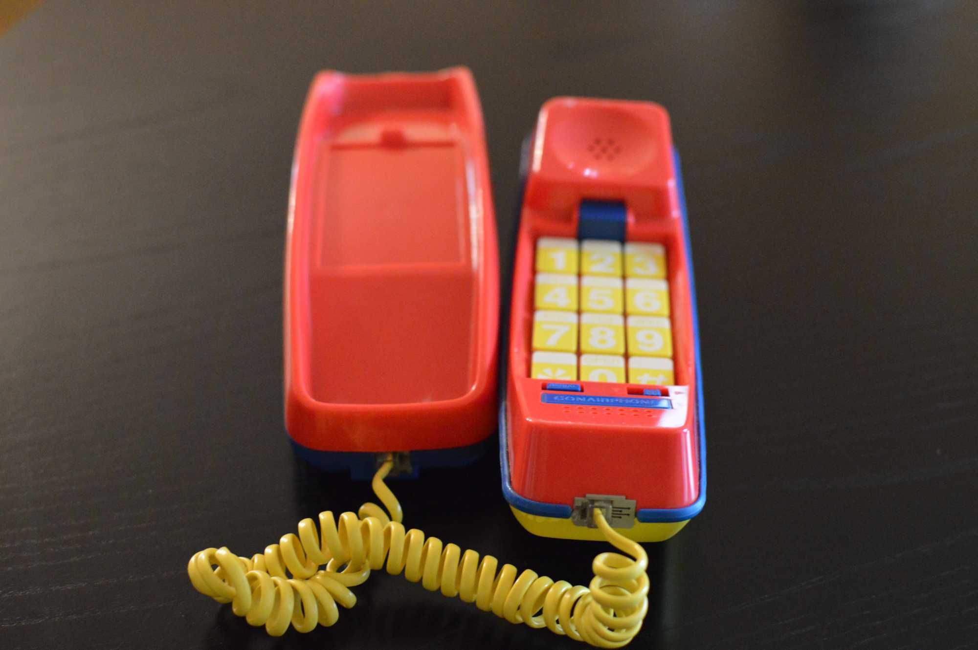 Telefone de parede vintage space age pop. Made in USA. Midcentury.