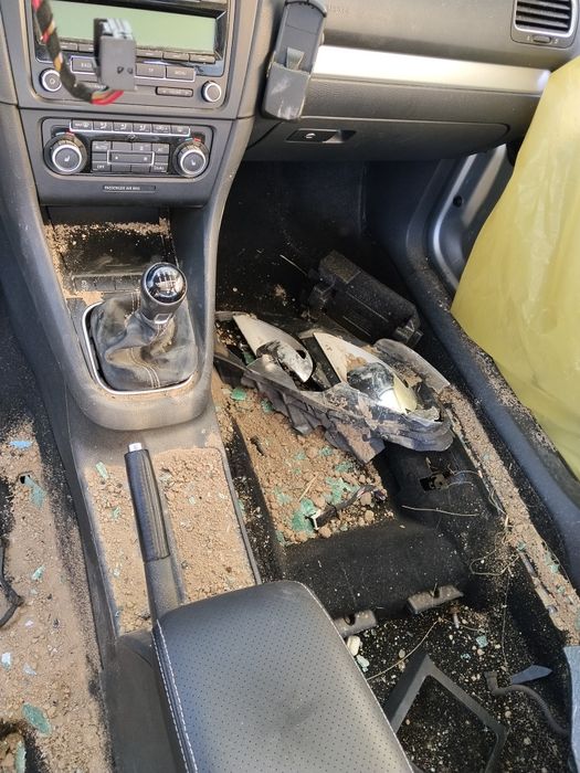 Golf 6 Combi 2.0tdi w częściach, fotele, boczki drzwi, światła tylne i