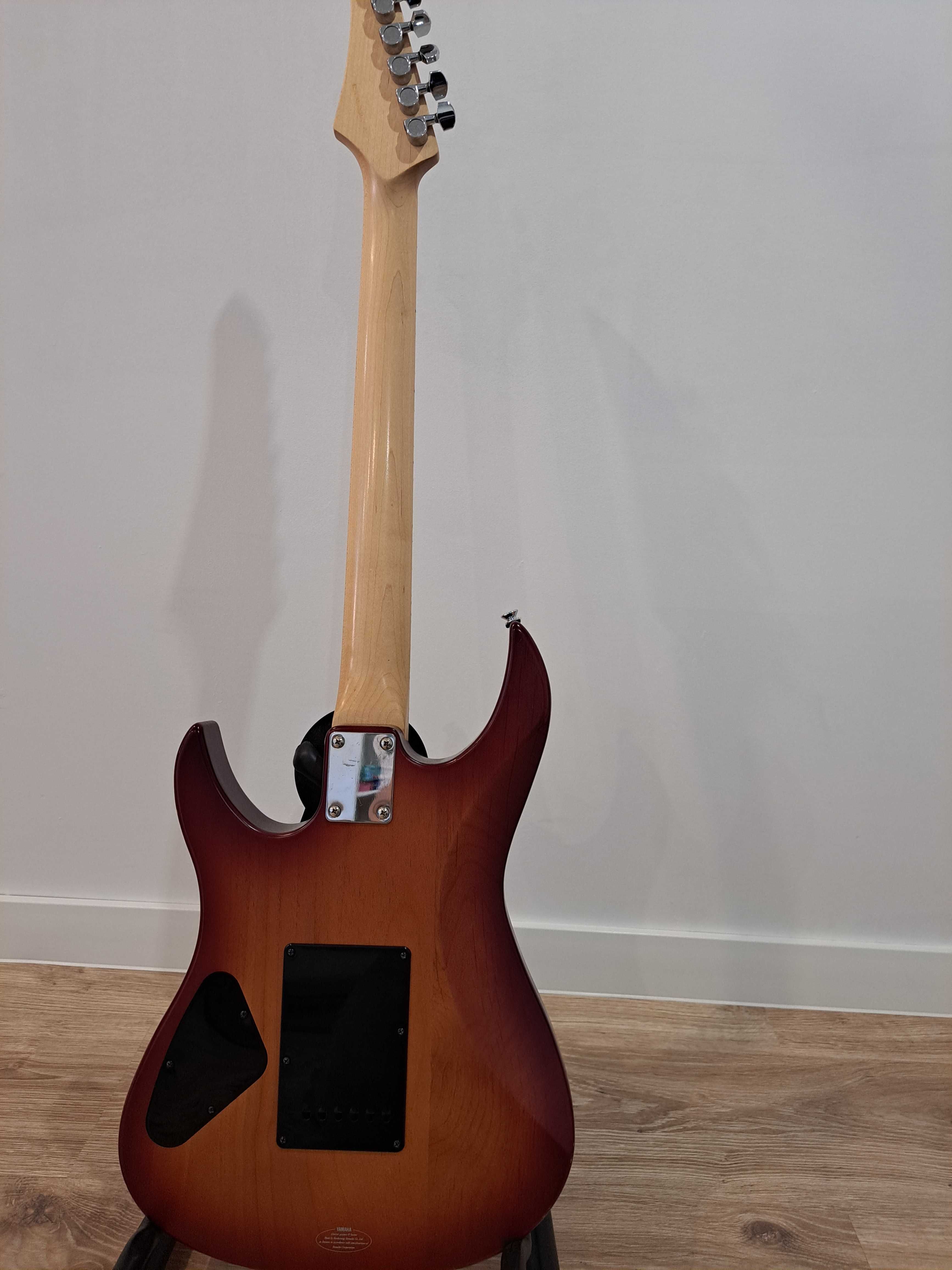 Yamaha Super Stratocaster 121 - gitara elektryczna