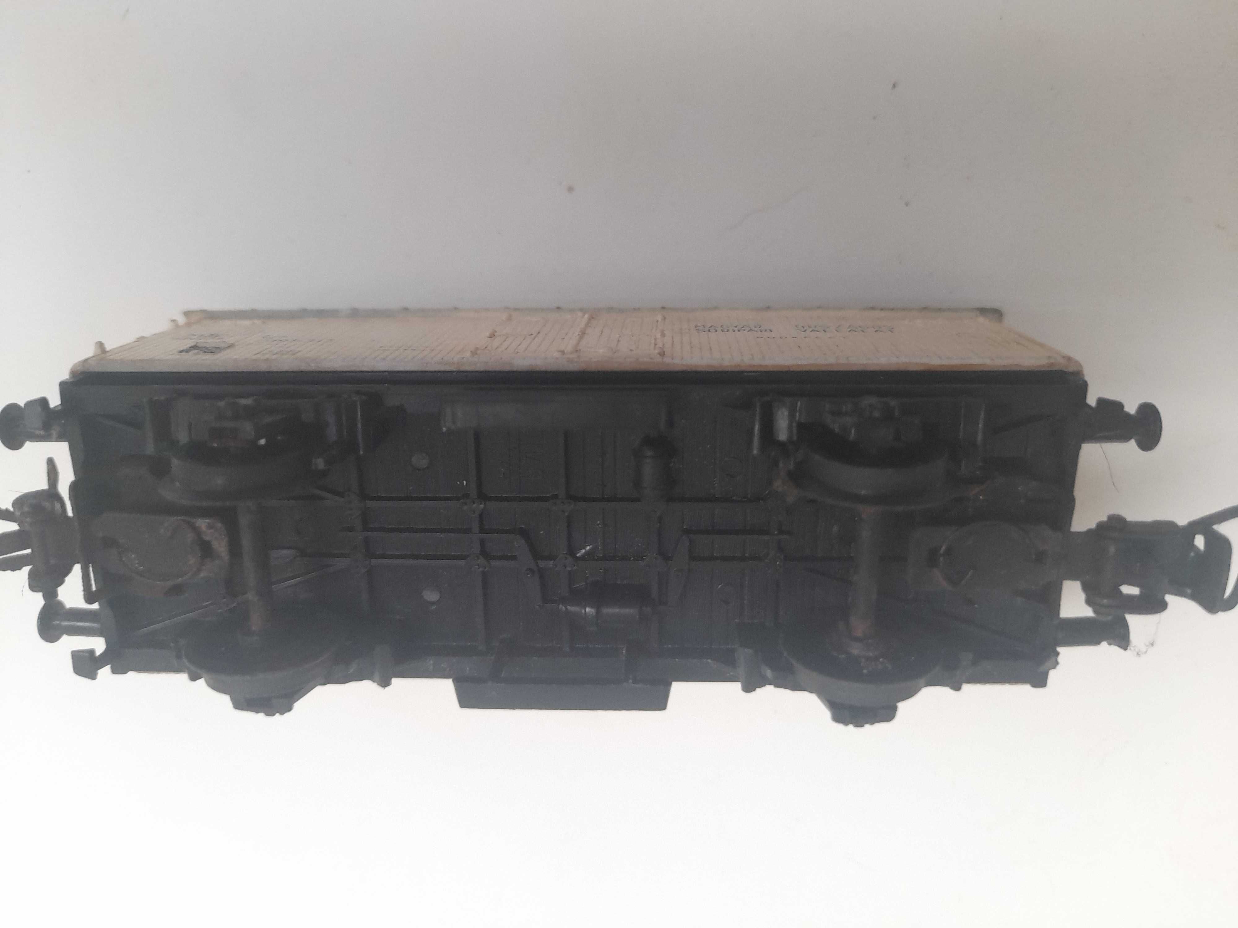 Wagon towarowy PIKO kolejka H0