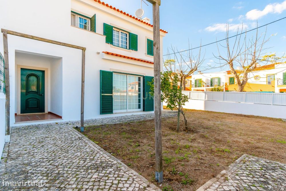 Arrendamento – Moradia T3 com suíte, jardim, lareira e churrasqueira e