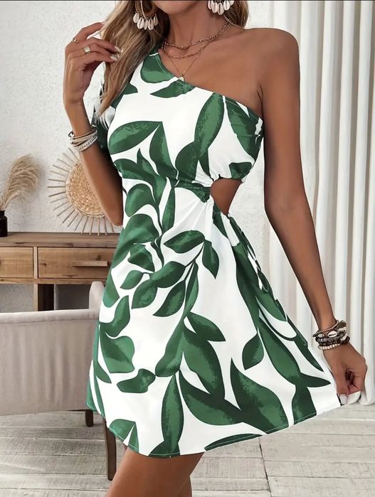 Плаття з вирізом, на одне плече/ Платье с вырезом на одно плечо