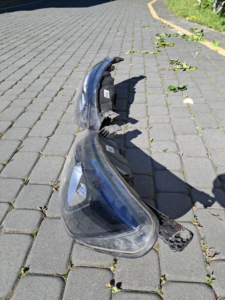 Ford Focus mk4 lampy reflektory przednie led statyczne czarne komplet