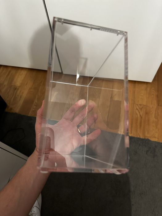 Caixas de acrilico para proteção