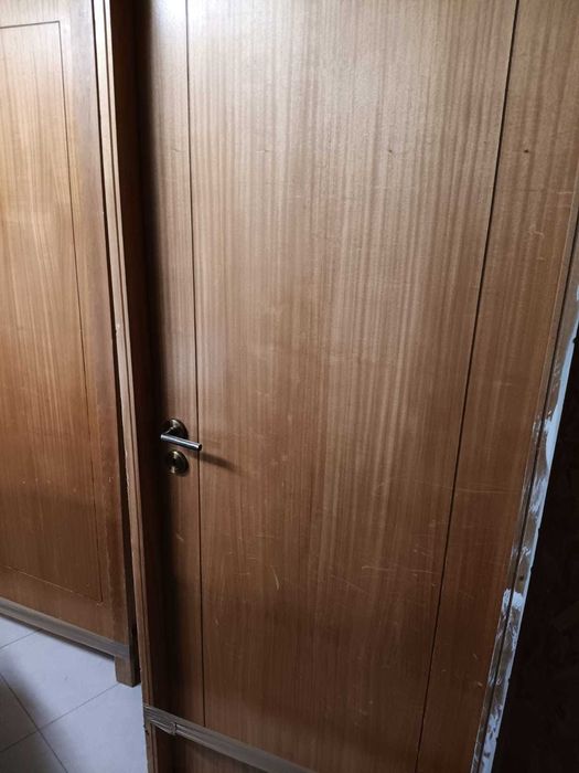 Duas Portas (a abrir para a direita)