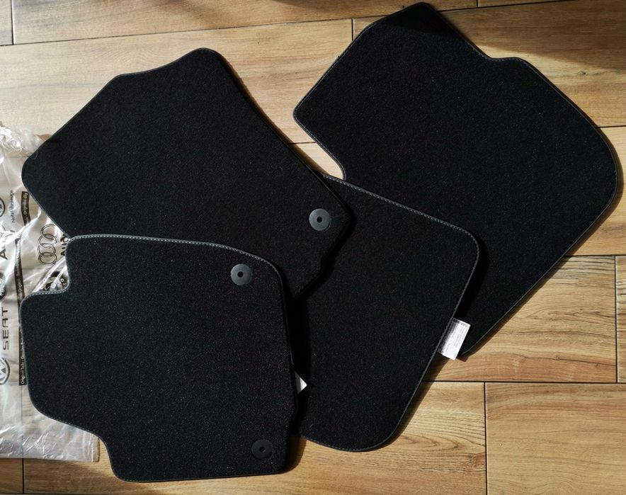 Jogo de Tapetes Novos para SEAT TOLEDO (de 2013 a 2019).