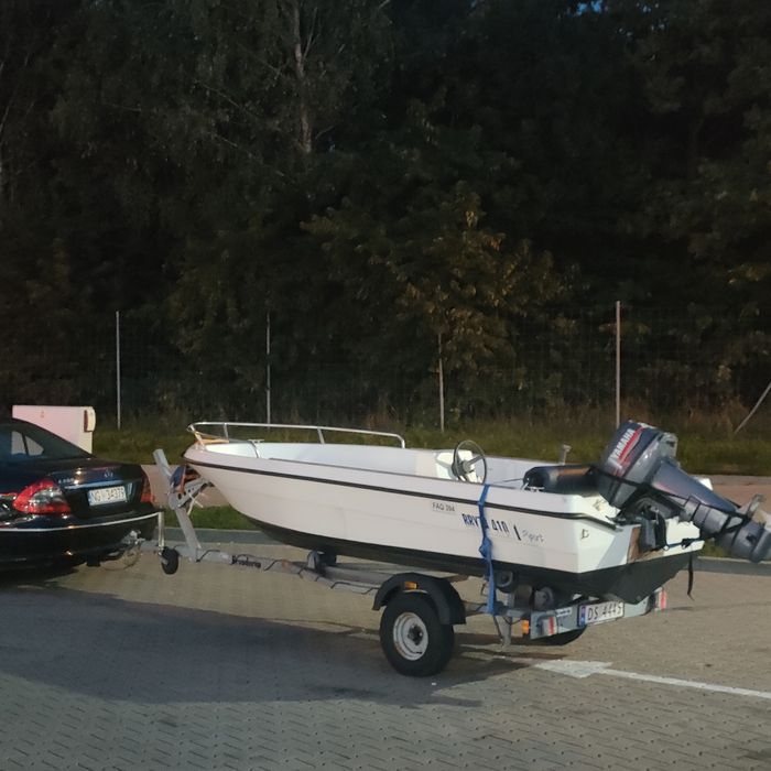 Łódka wędkarska z silnikiem yamaha