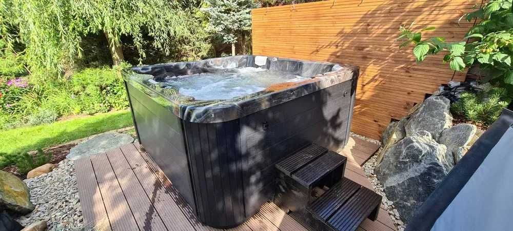 Wanna Jacuzzi Viskan TROLLO – Luksusowy hydromasaż dla 6 osób, 26 dysz