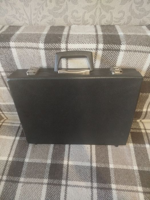 Дипломат з м'якої шкіри