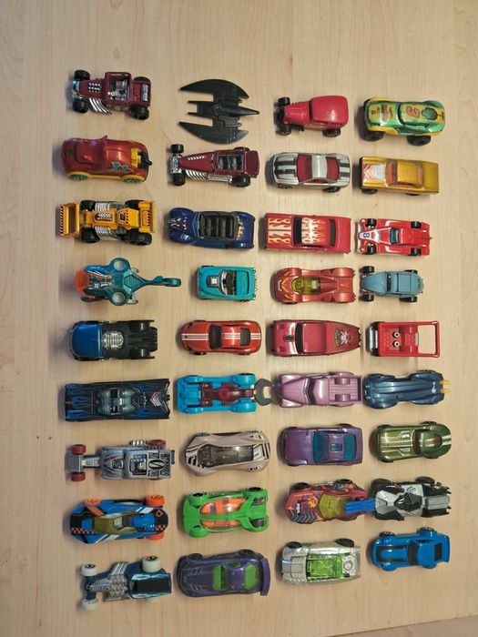Машинки hot wheels