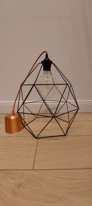 Lampy wiszące Ikea z żarówkami