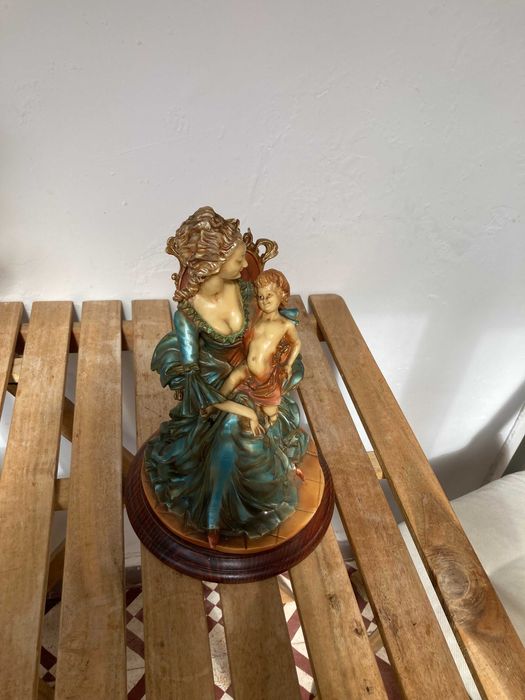 Escultura Vintage - Figura Materna com bebé - Detalhes impressionantes