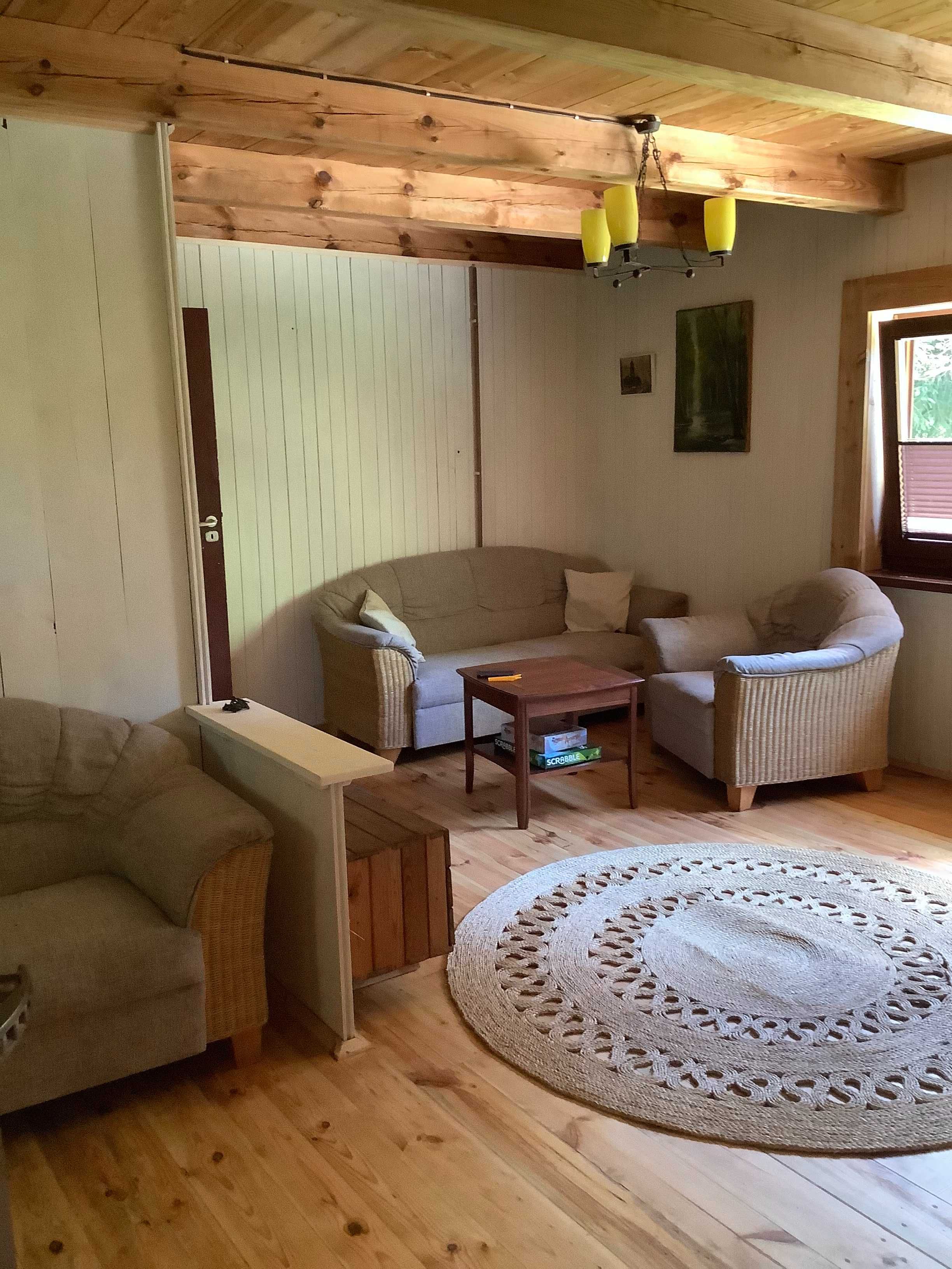 Wakacyjne noce las i widok gwiazd. Modrzewiowy domek nad Wkrą zaprasza
