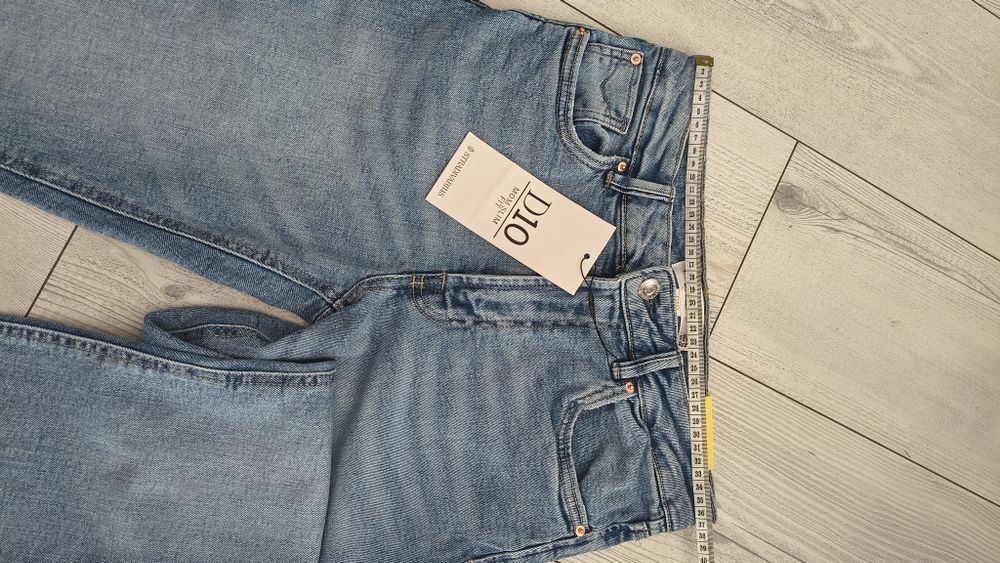 Jeansy spodnie damskie Mom Slim fit Stradivarius 36