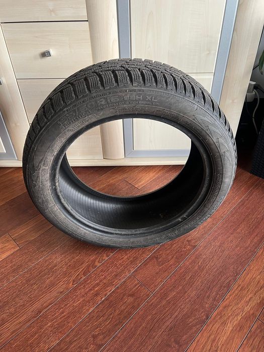 Używana opona firmy Nokian 195/50 R16