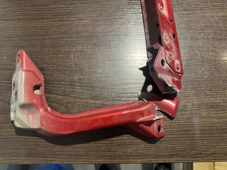 Окуляр фары Jaguar XE (крекление фары Jaguar XE), левый/правый