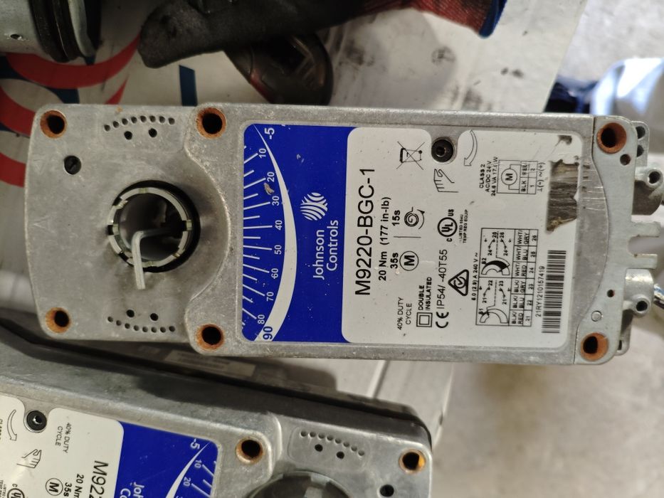 siłownik obrotowy M9220-BGC-1 firmy Johnson Controls.