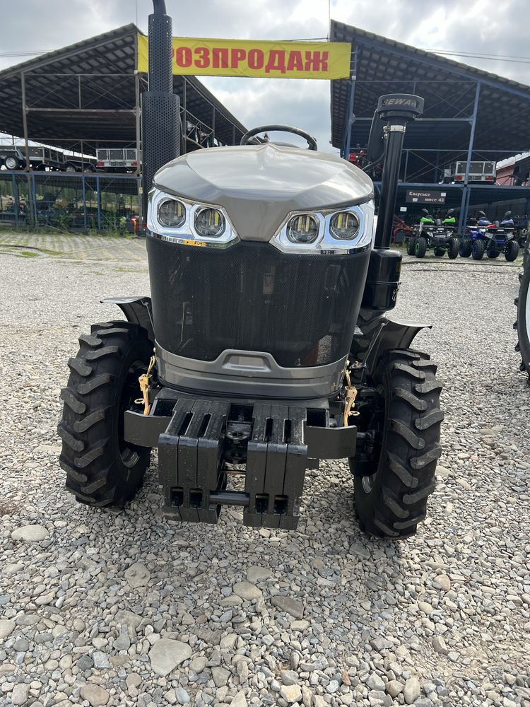Трактор Скаут XT244, повнопривідний