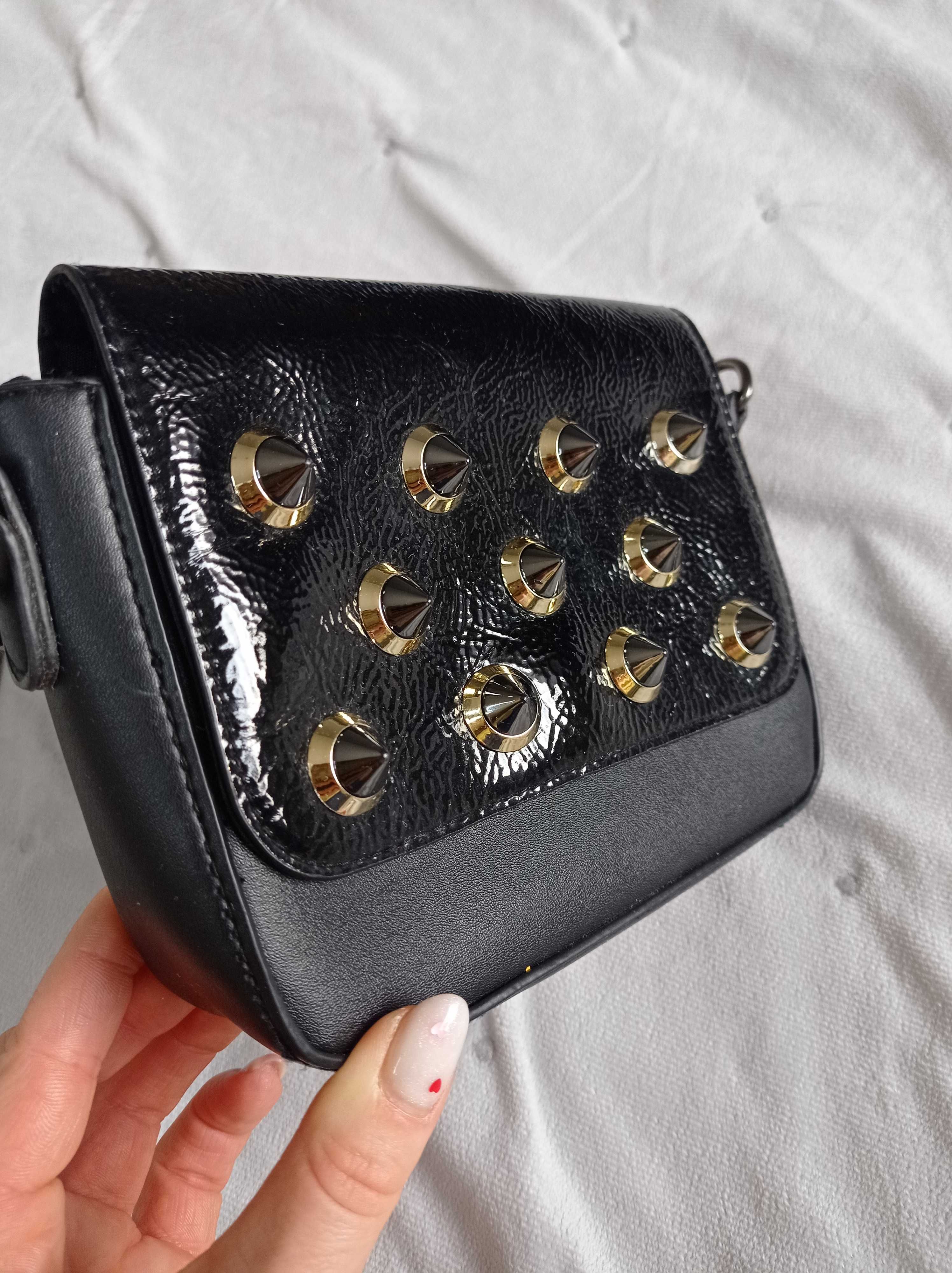 Torebka czarna rockowa z ćwiekami gruby łańcuch Primark