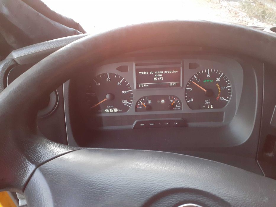 Mercedes Laveta 818L 2005r
