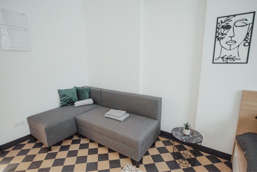 Noclegi dla ekip - 8 dużych lóżek centrum lodzi FAKTURA VAT