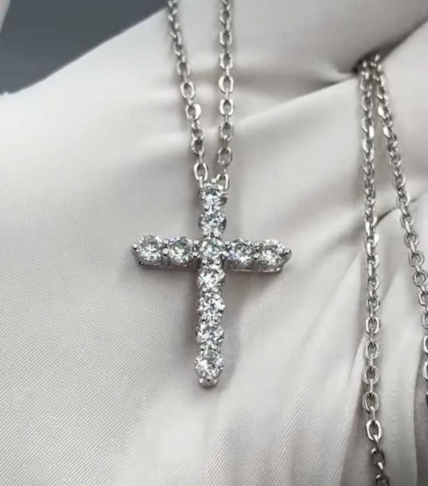 Срібна цепочка з хрестиком