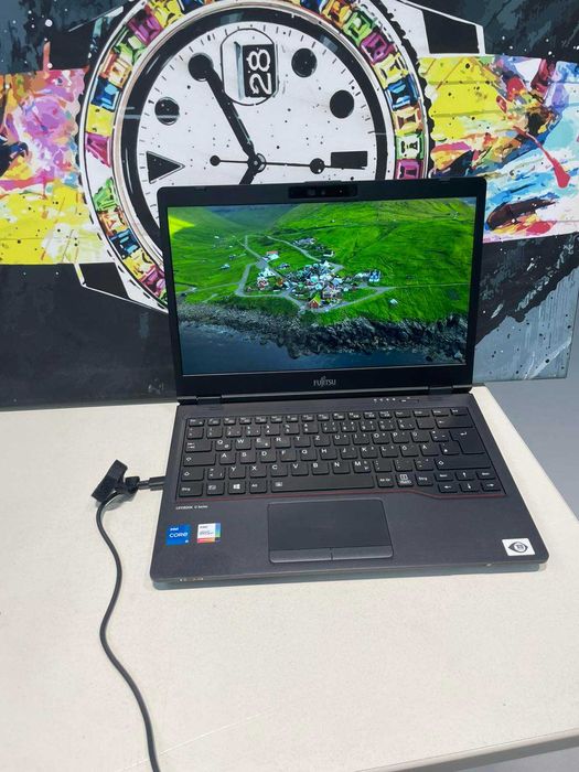Fujitsu LifeBook U7311 — 13.3" для навчання, роботи є кількість