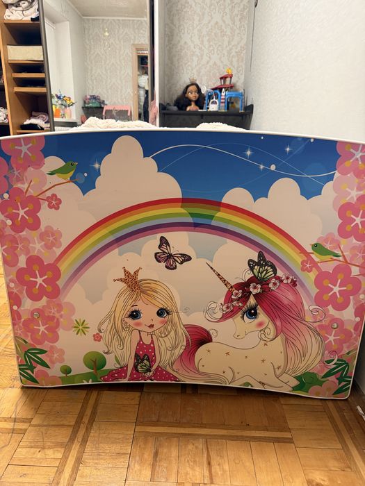 Ліжко та матрац для дівчинки