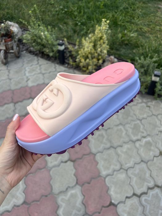 Стильные шлепки Gucci