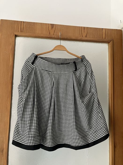 Spodnica damska pepitka bialo/czarna norm roz.40