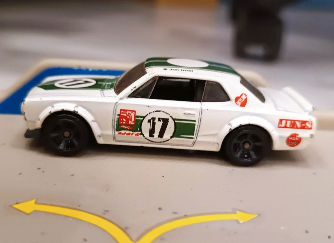 Nissan skyline 2000 hot wheels