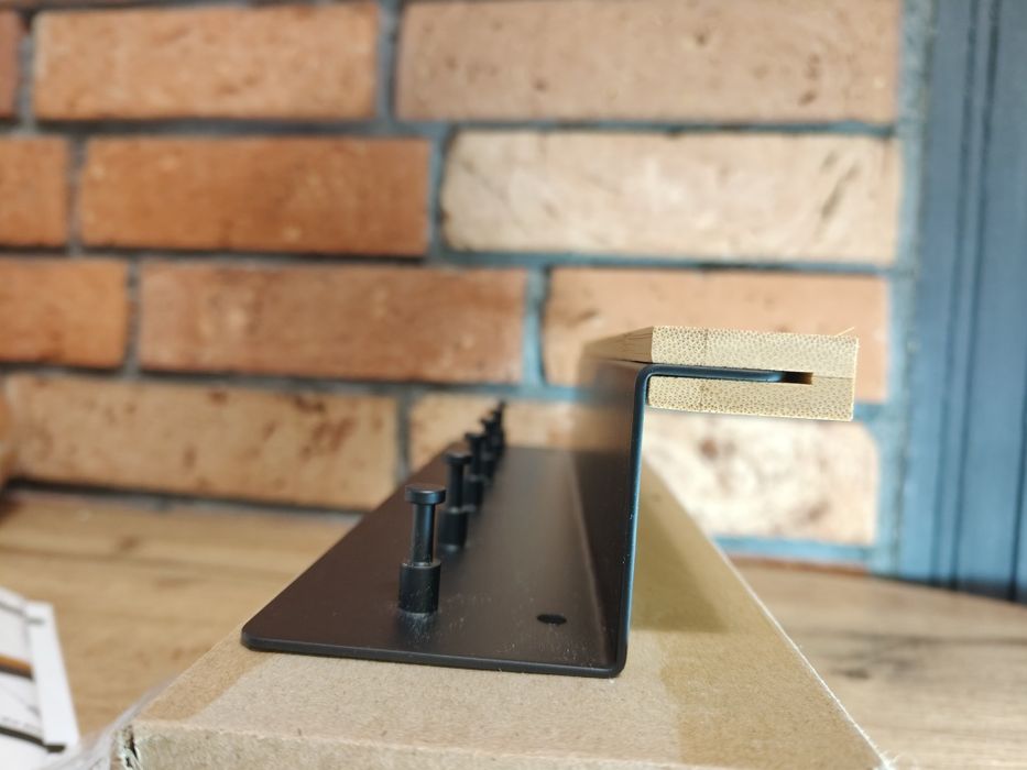 Drewniany uchwyt wieszak  na klucze na ścianę z organizerem na pocztę