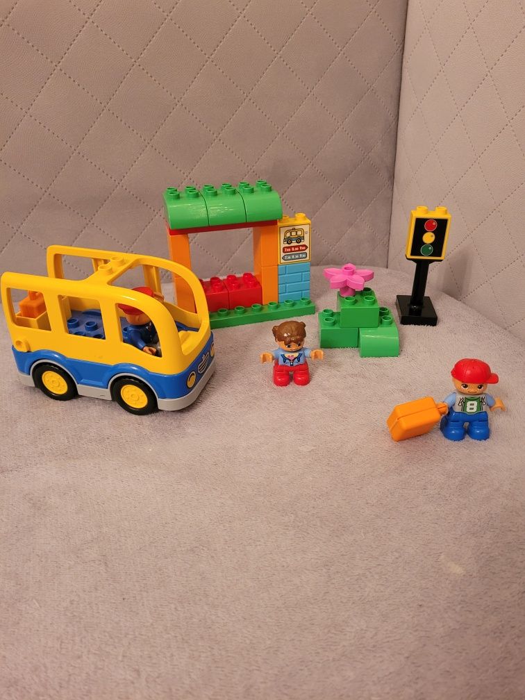 Autobus szkolny Lego Duplo 10528