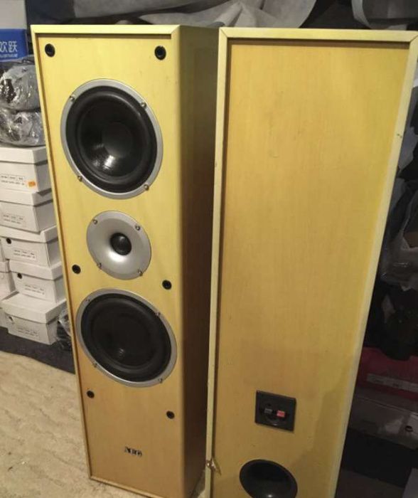 акустичні системи AEG LB 4704
