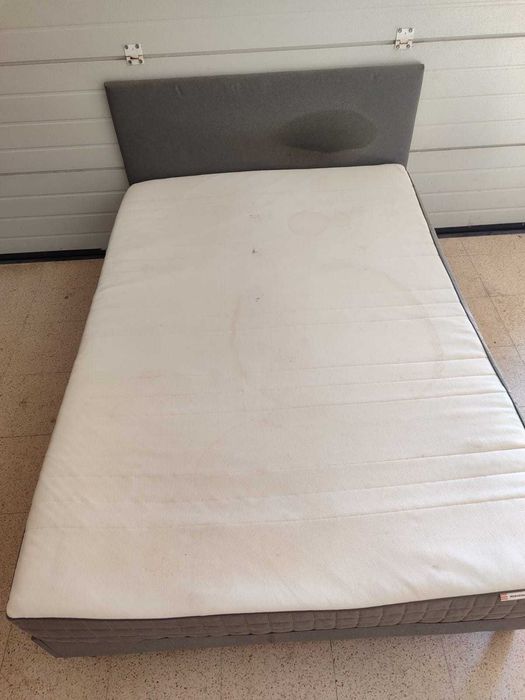 cama de casal com marcas