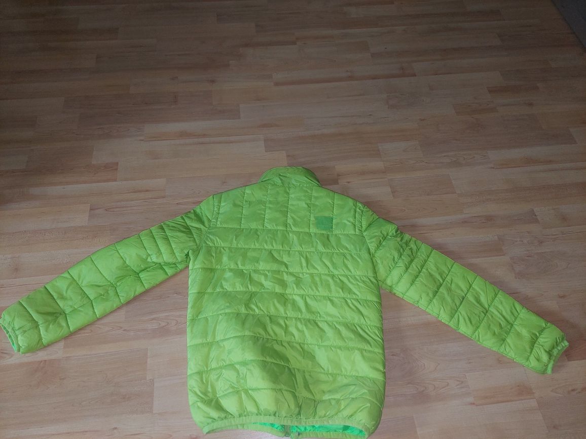 Zielona pikowana kurtka chlopięca bardzo leciutka i wygodna jak nowa