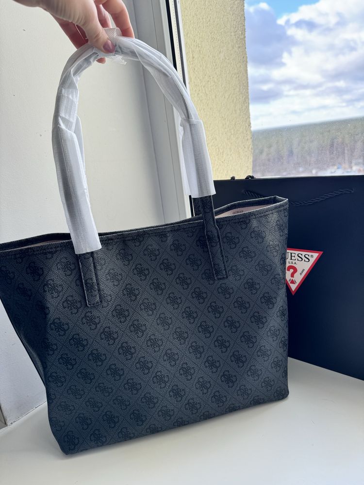 Сумка guess vikky tote шопер графітова