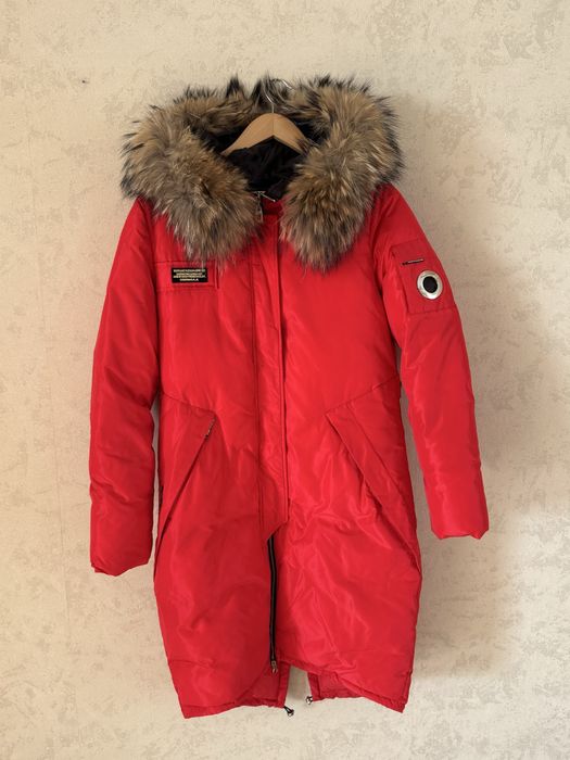 Vo Tarun пуховик куртка з натуральним хутром зимова червоного кольору
